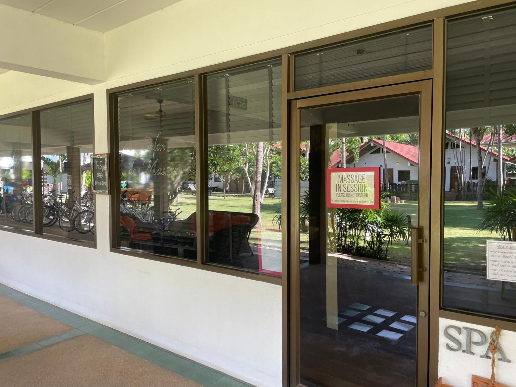 Dolphin Bay Beach Resort Sam Roi Yot Eksteriør billede
