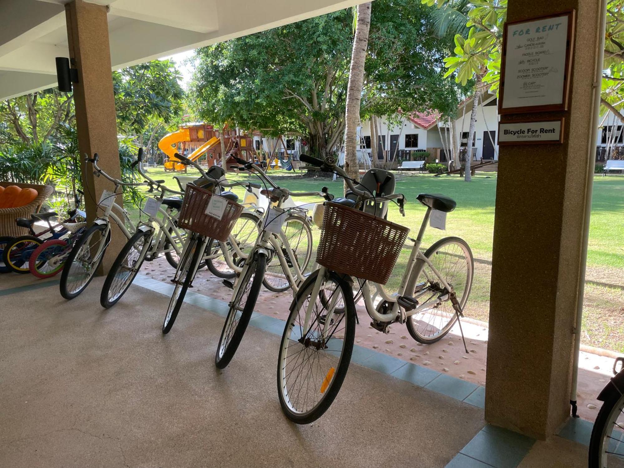Dolphin Bay Beach Resort Sam Roi Yot Eksteriør billede