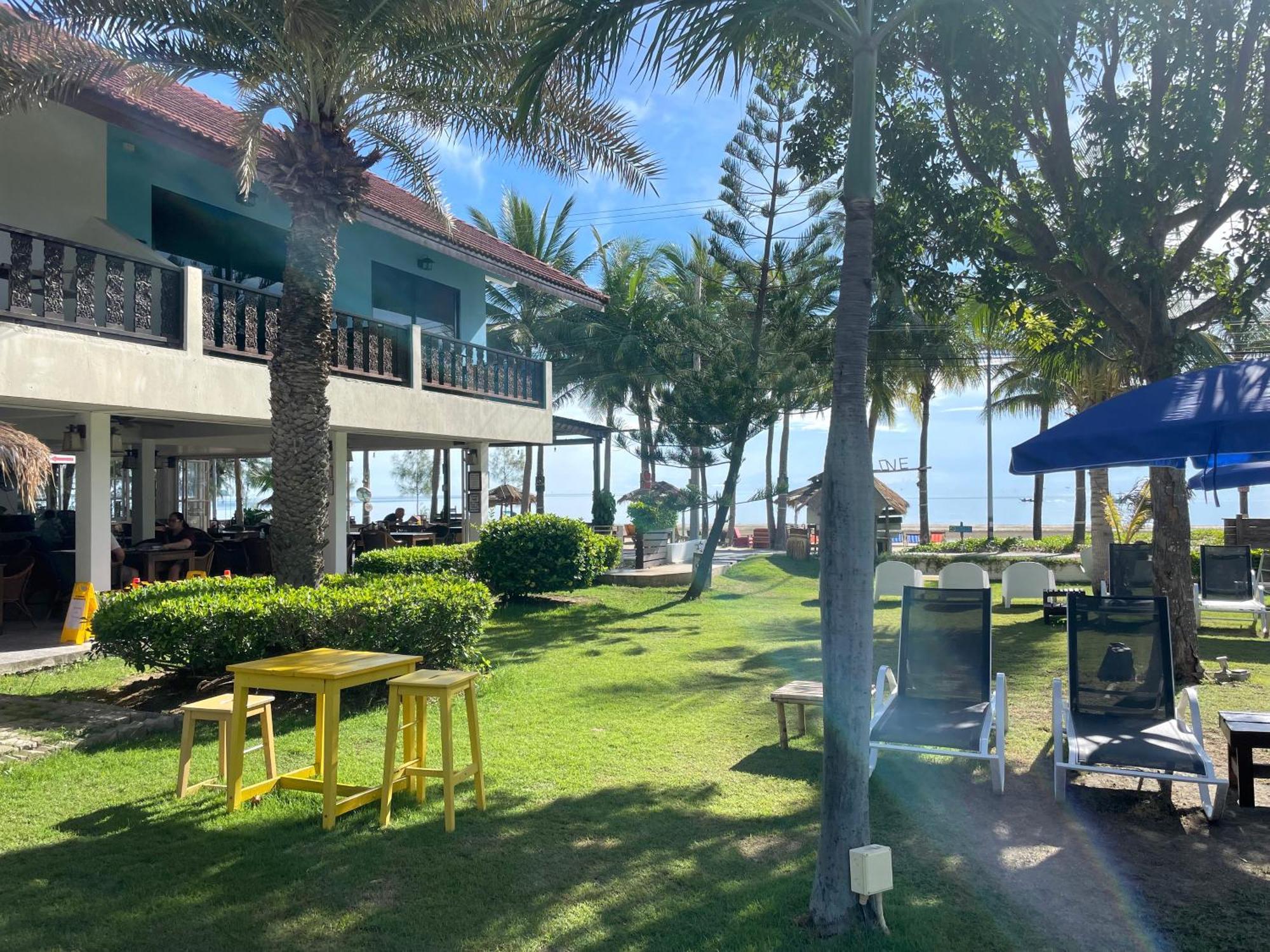 Dolphin Bay Beach Resort Sam Roi Yot Eksteriør billede