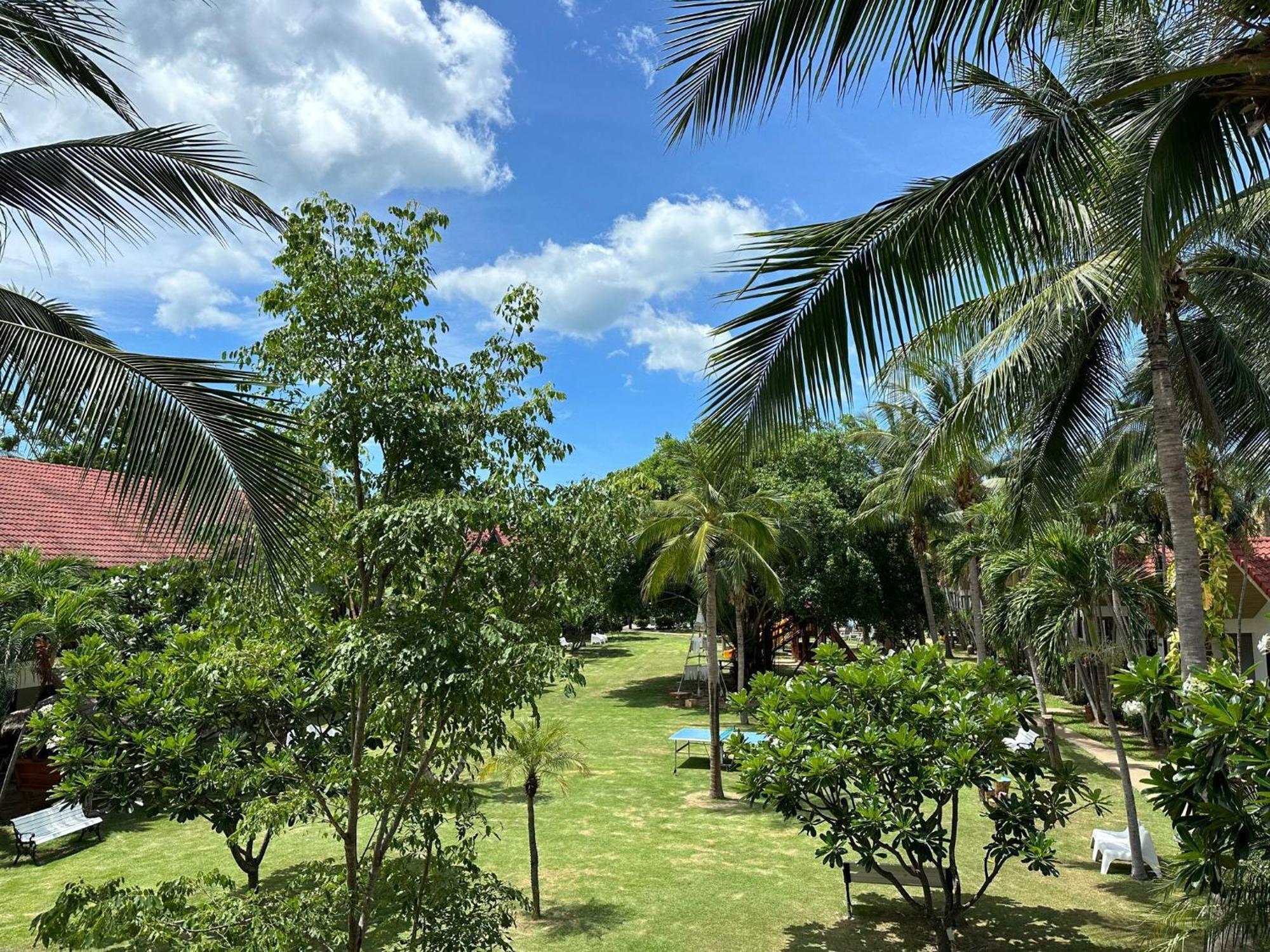 Dolphin Bay Beach Resort Sam Roi Yot Eksteriør billede