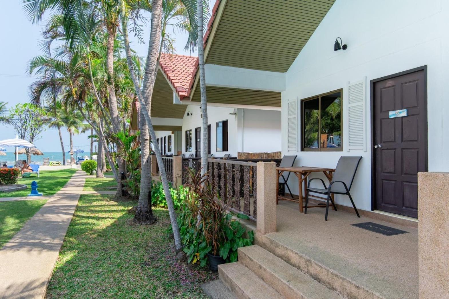 Dolphin Bay Beach Resort Sam Roi Yot Eksteriør billede