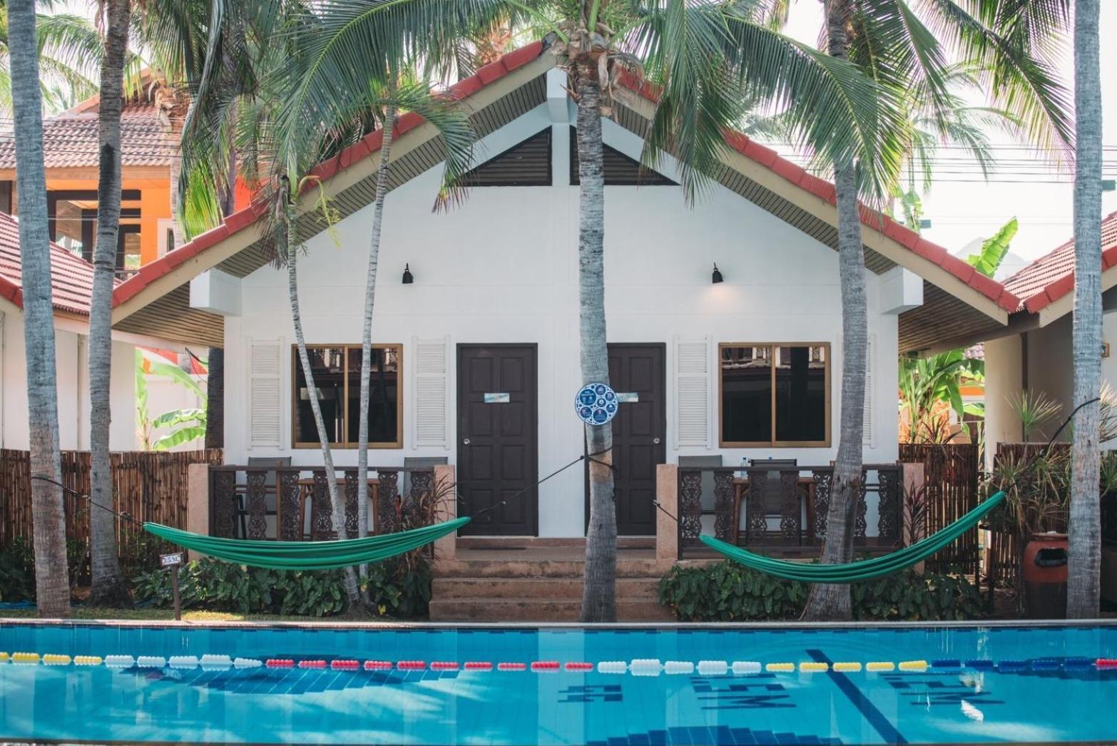 Dolphin Bay Beach Resort Sam Roi Yot Eksteriør billede