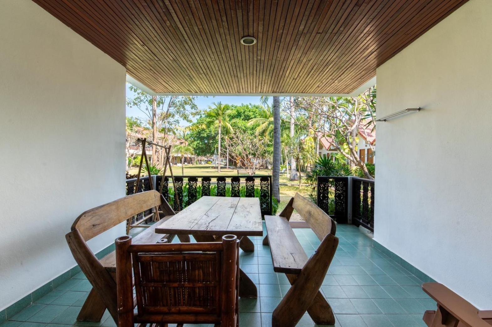 Dolphin Bay Beach Resort Sam Roi Yot Eksteriør billede