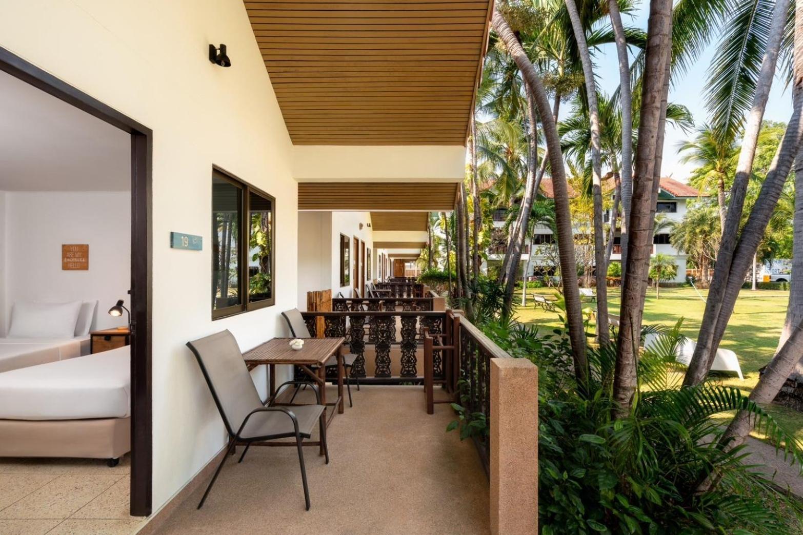 Dolphin Bay Beach Resort Sam Roi Yot Eksteriør billede
