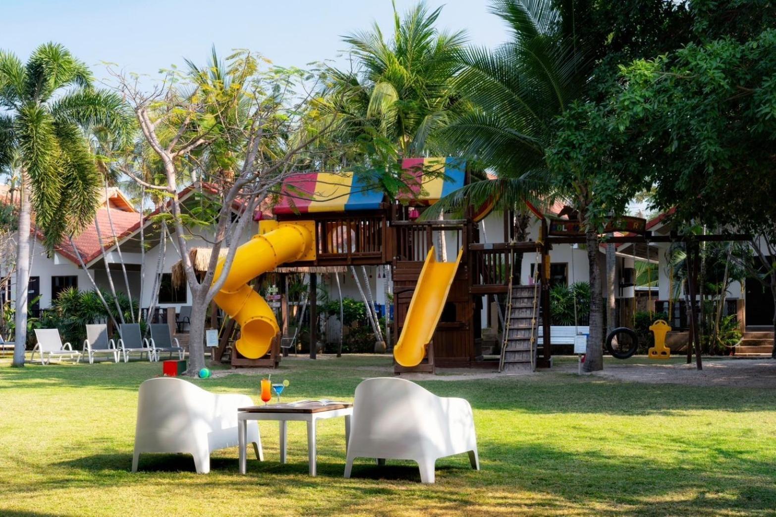 Dolphin Bay Beach Resort Sam Roi Yot Eksteriør billede